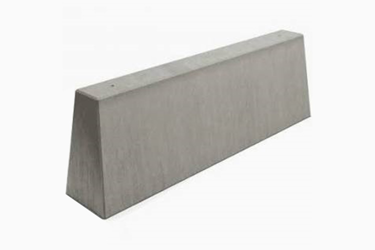 Beton-Leitplanken